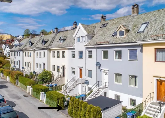 Apartman Cozy Near Center And The Mountains
