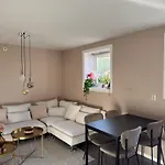 Cozy Near Center And The Mountains *