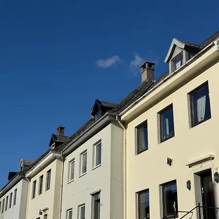 Cozy Near Center And The Mountains *