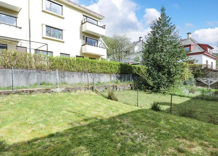 Cozy Near Center And The Mountains Apartment *